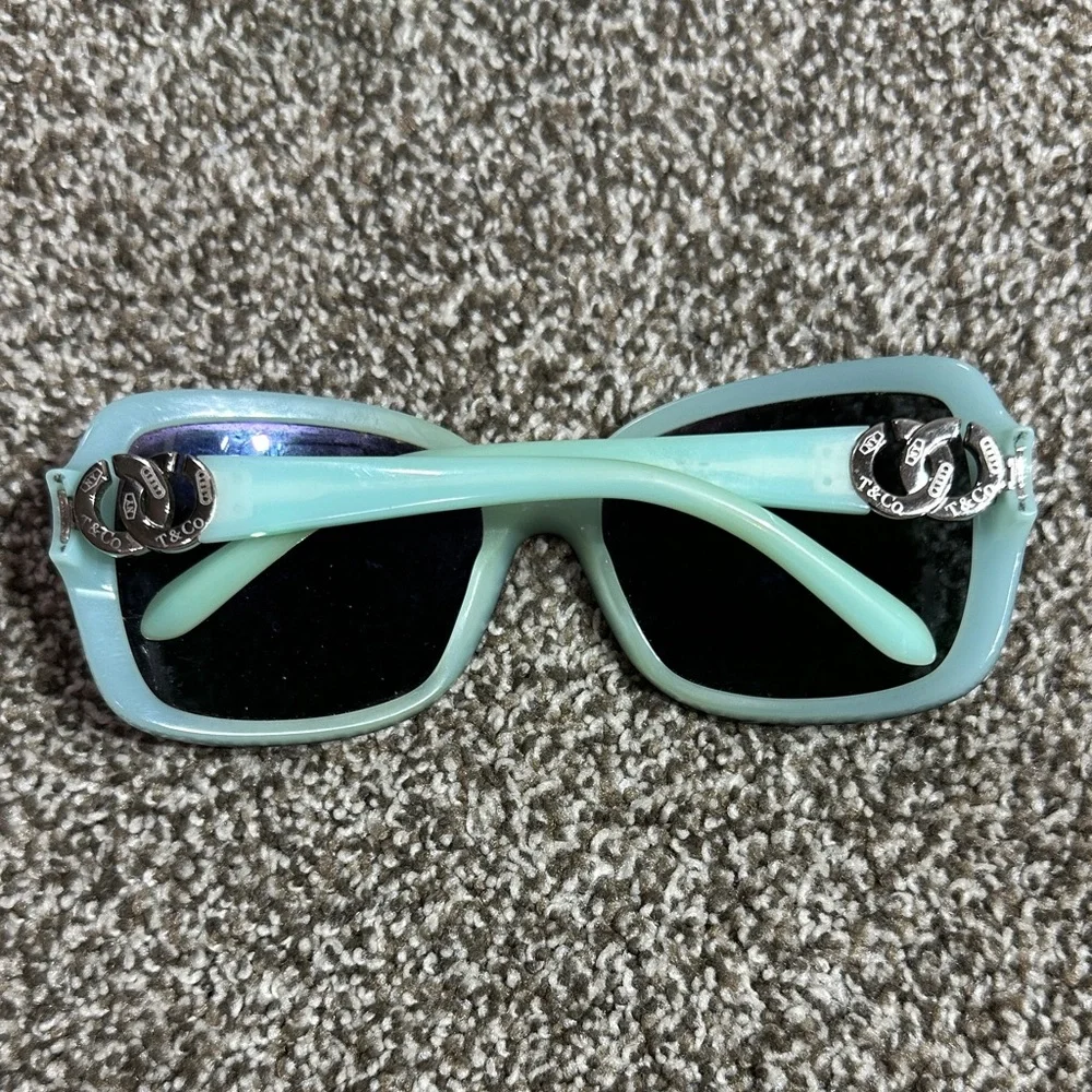 Tiffany & Co. Black Oversized Women's Sunglasses with Tiffany Blue Case - Picture 8 of 14